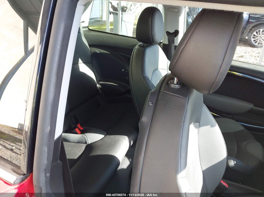 2009 Mini Cooper S VIN: WMWMF73599TW84278 Lot: 43700274