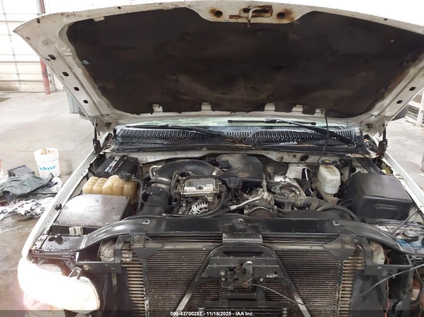 2005 GMC Sierra 3500 Chassis Sle/Work Truck VIN: 1GDJK34245E154051 Lot: 43700281