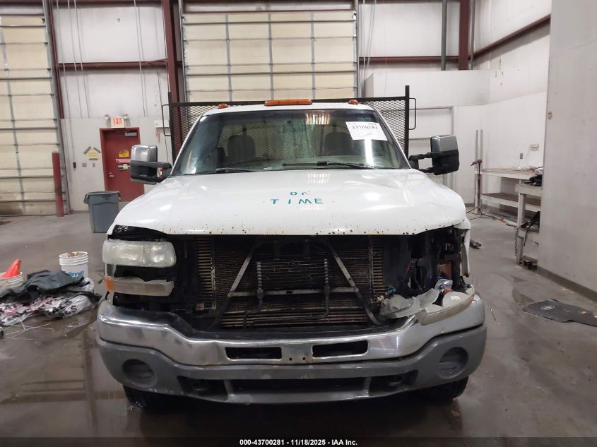 2005 GMC Sierra 3500 Chassis Sle/Work Truck VIN: 1GDJK34245E154051 Lot: 43700281