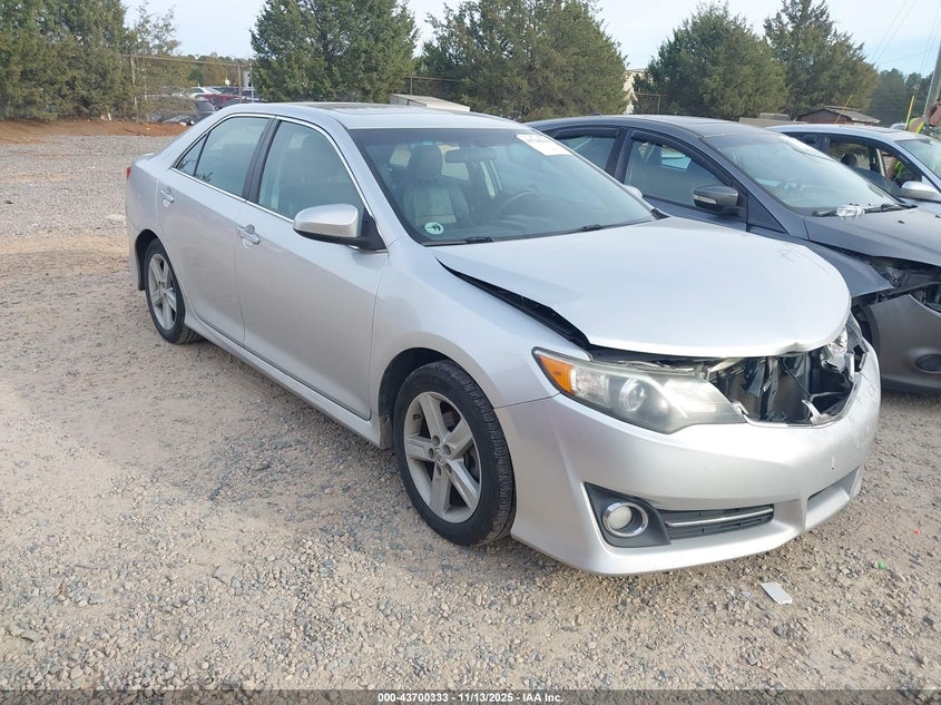 TOYOTA CAMRY SE
