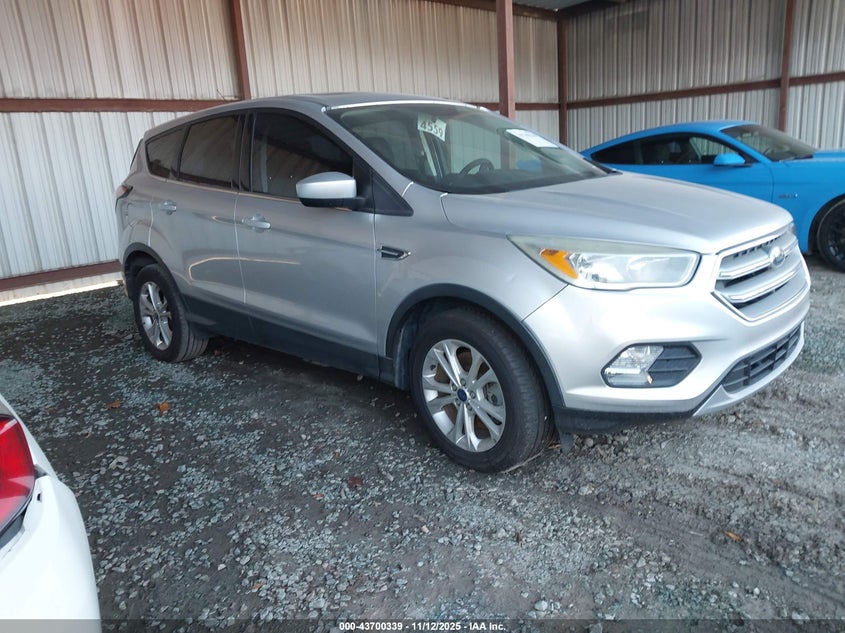 2017 FORD ESCAPE SE - 1FMCU0G93HUC81393