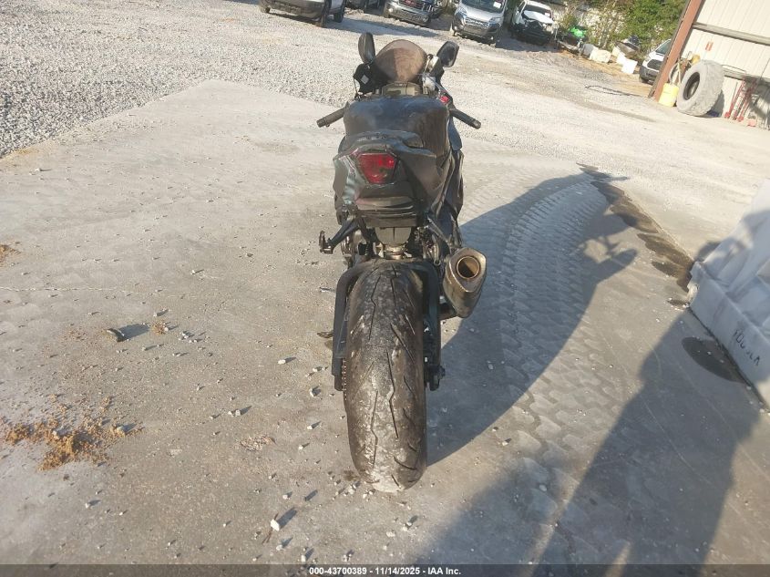 2023 Suzuki Gsx-R1000 VIN: JS1DM11B2P7100172 Lot: 43700389