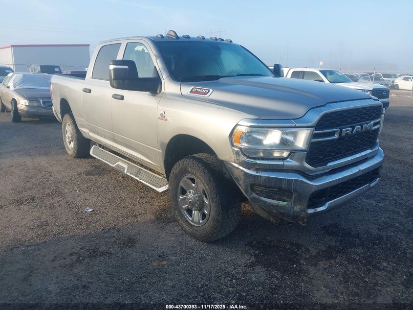 RAM 2500 TRADESMAN 4X4 6 4 BOX