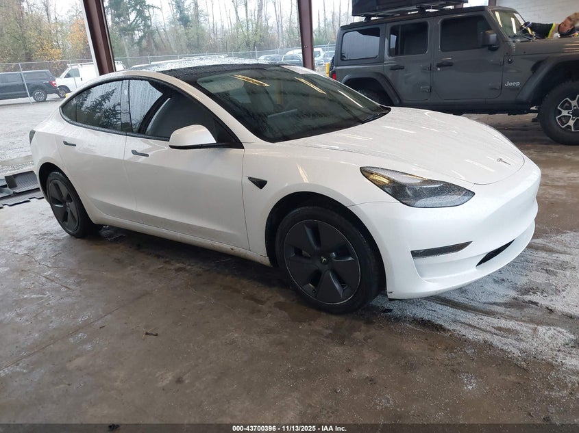 TESLA MODEL 3 REAR-WHEEL DRIVE
