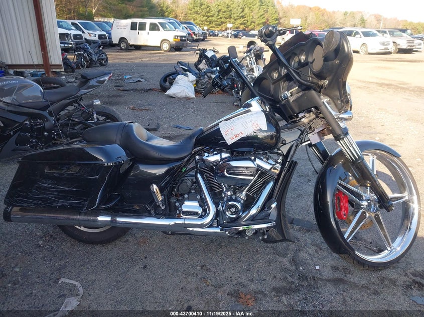 2018 Harley-Davidson Flhx Street Glide VIN: 1HD1KBC18JB616788 Lot: 43700410