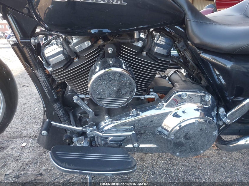 2018 Harley-Davidson Flhx Street Glide VIN: 1HD1KBC18JB616788 Lot: 43700410