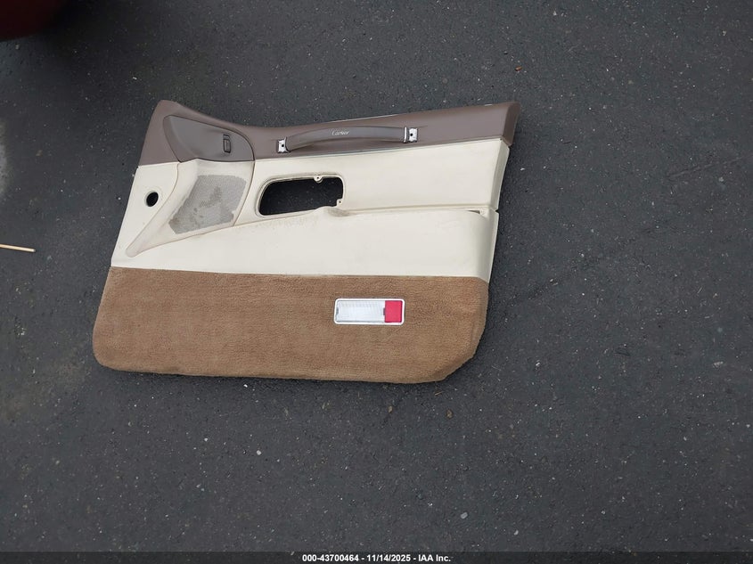 1997 Lincoln Town Car Cartier VIN: 1LNLM83W2VY609997 Lot: 43700464