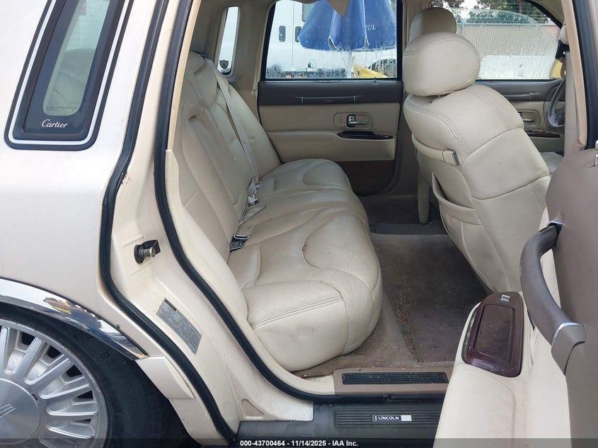 1997 Lincoln Town Car Cartier VIN: 1LNLM83W2VY609997 Lot: 43700464