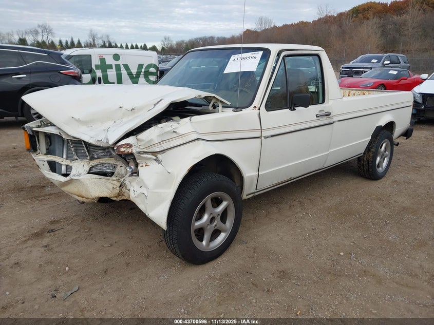 1V1KG0171BV133925 1981 VOLKSWAGEN GOLF photo no. 2