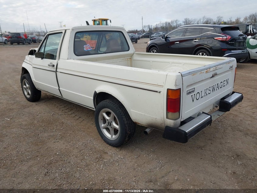1V1KG0171BV133925 1981 VOLKSWAGEN GOLF photo no. 3