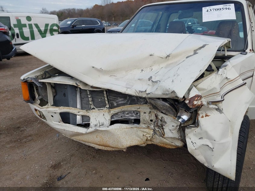 1V1KG0171BV133925 1981 VOLKSWAGEN GOLF photo no. 6