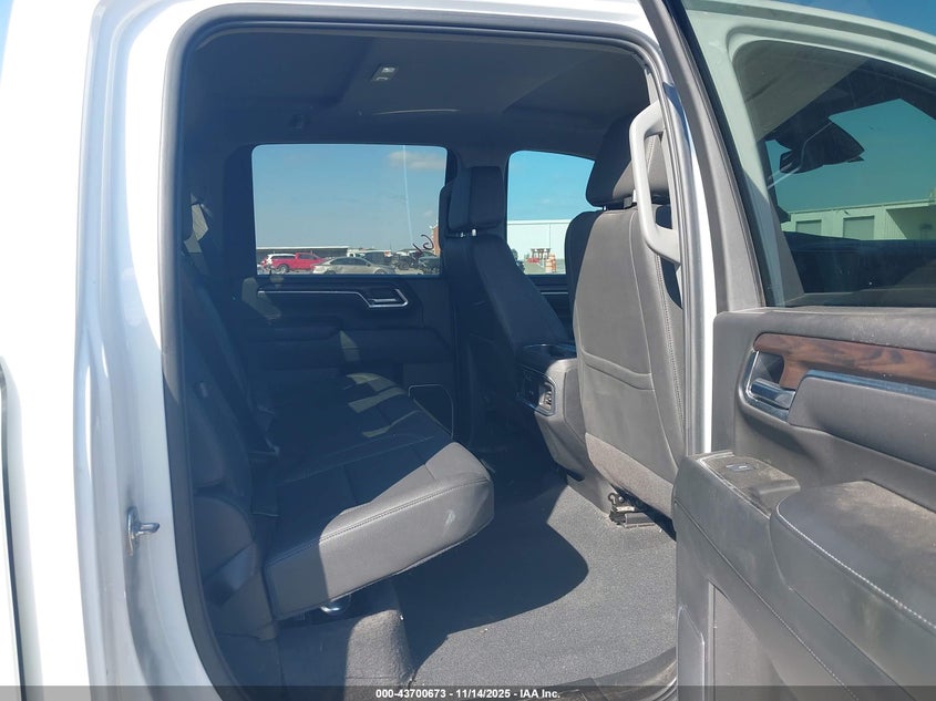 2025 GMC Sierra 2500Hd 4Wd Standard Bed Slt VIN: 1GT4UNE71SF126618 Lot: 43700673