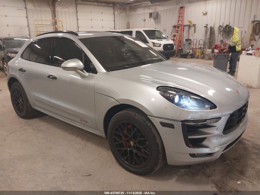PORSCHE MACAN GTS