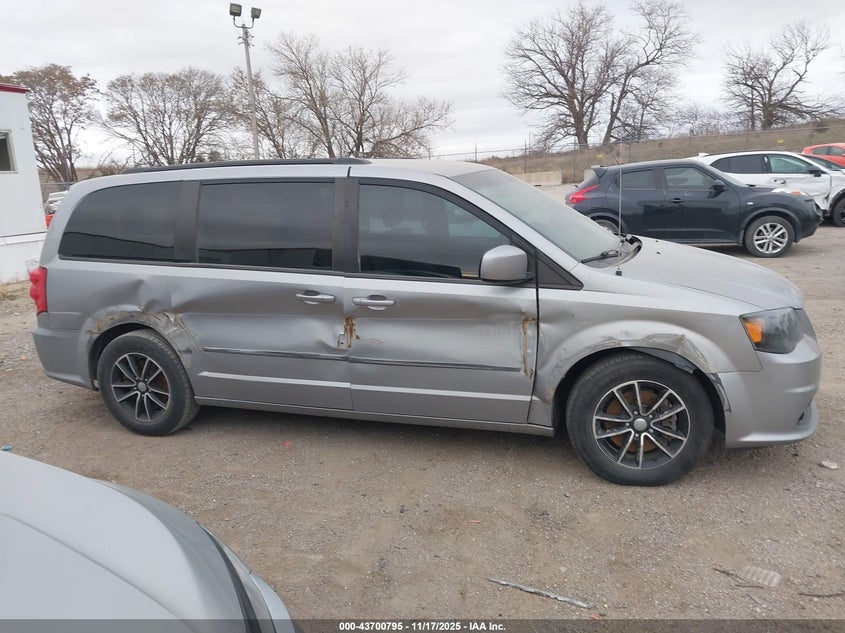 2017 Dodge Grand Caravan Gt VIN: 2C4RDGEG8HR558268 Lot: 43700795