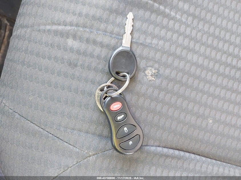1J4GL48K03W625402 2003 JEEP LIBERTY (NORTH AMERICA) photo no. 11