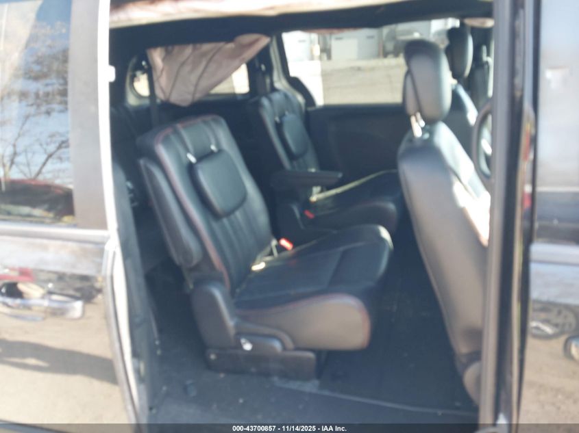 2016 Dodge Grand Caravan R/T VIN: 2C4RDGEG2GR236286 Lot: 43700857