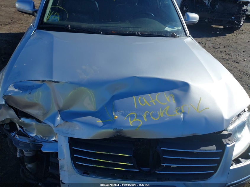 2003 Volkswagen Passat Glx VIN: WVWRH63B83P271321 Lot: 43700934