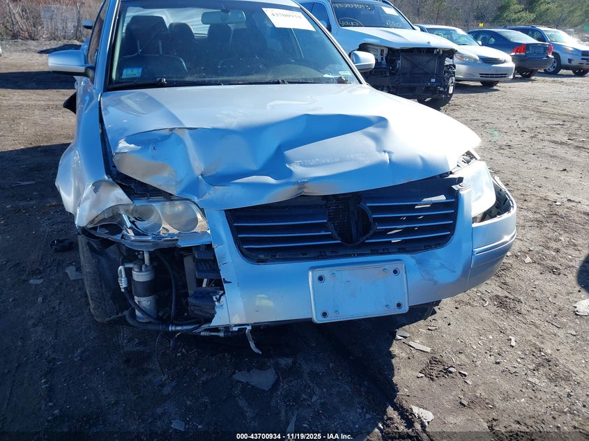 2003 Volkswagen Passat Glx VIN: WVWRH63B83P271321 Lot: 43700934