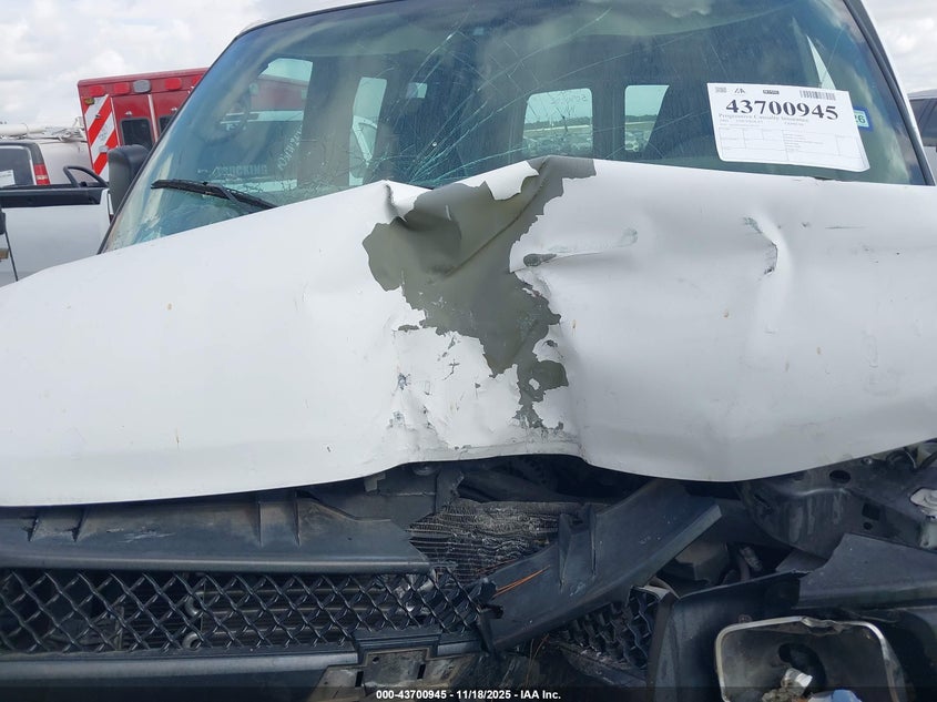 2005 Chevrolet Express VIN: 1GCFG15T051145717 Lot: 43700945