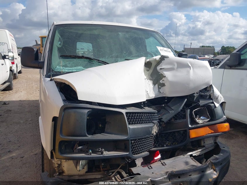 2005 Chevrolet Express VIN: 1GCFG15T051145717 Lot: 43700945