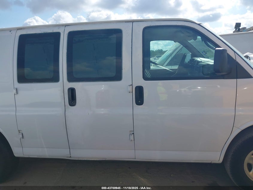 2005 Chevrolet Express VIN: 1GCFG15T051145717 Lot: 43700945