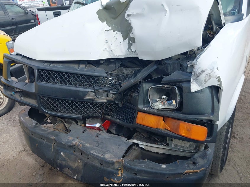 2005 Chevrolet Express VIN: 1GCFG15T051145717 Lot: 43700945