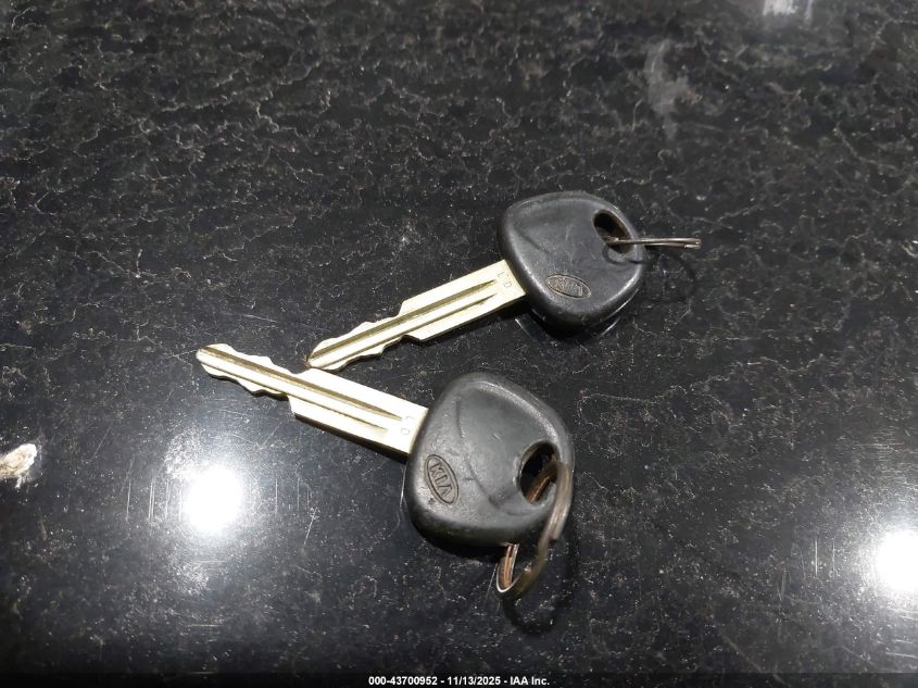 2008 Kia Spectra Ex VIN: KNAFE121785525723 Lot: 43700952