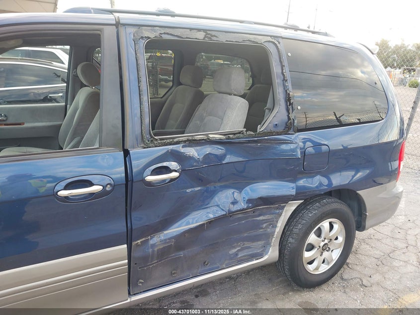 KNDUP132156712070 2005 KIA SEDONA photo no. 6