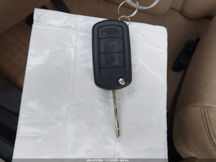 2005 Land Rover Lr3 Hse VIN: SALAG25405A329606 Lot: 43701005