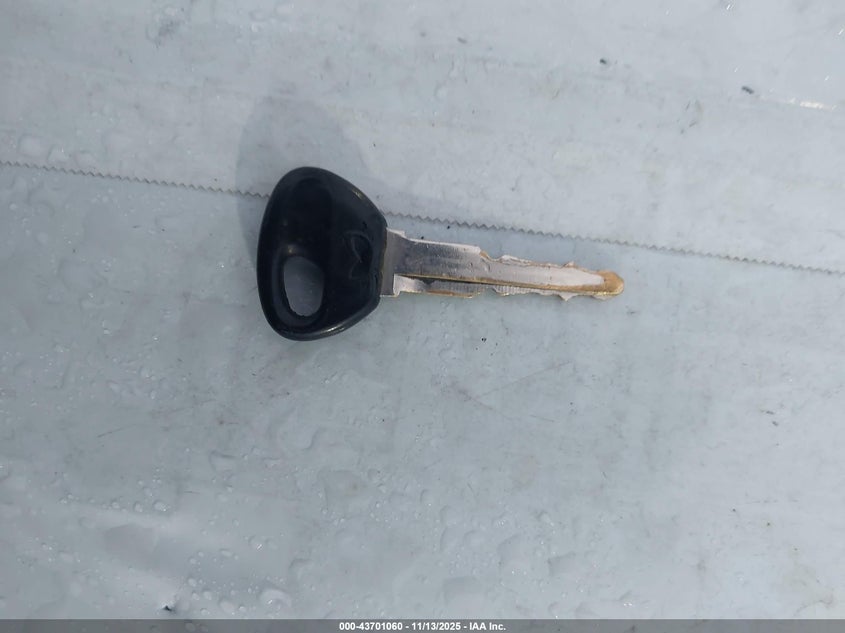 2001 Mazda Mx-5 Miata Ls/Special Edition VIN: JM1NB353810213915 Lot: 43701060