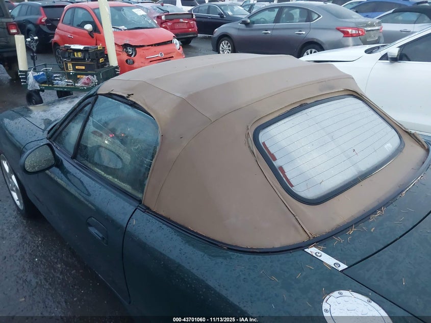 2001 Mazda Mx-5 Miata Ls/Special Edition VIN: JM1NB353810213915 Lot: 43701060