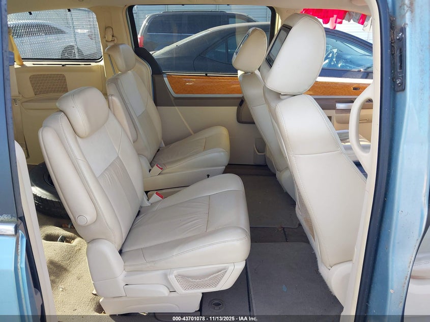 2009 Chrysler Town & Country Limited VIN: 2A8HR64X79R661393 Lot: 43701078