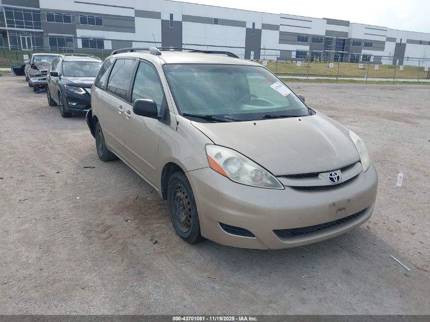 TOYOTA SIENNA LE