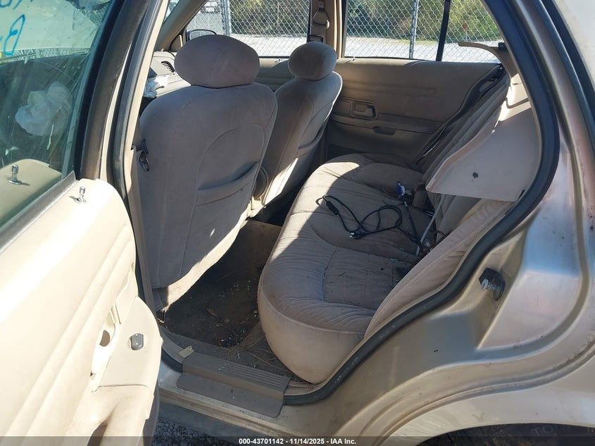 1999 Ford Crown Victoria Lx VIN: 2FAFP74W4XX225262 Lot: 43701142