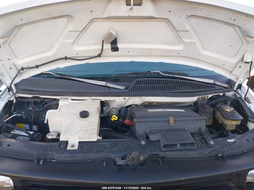 2000 Chevrolet Express VIN: 1GCGG25R2Y1101706 Lot: 43701245