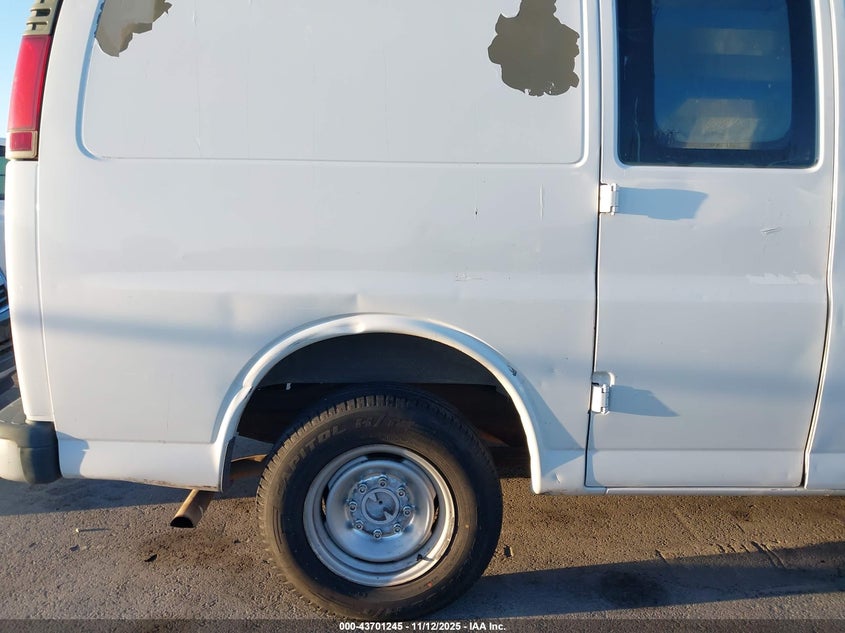 2000 Chevrolet Express VIN: 1GCGG25R2Y1101706 Lot: 43701245