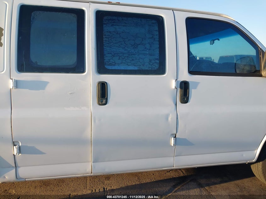 2000 Chevrolet Express VIN: 1GCGG25R2Y1101706 Lot: 43701245