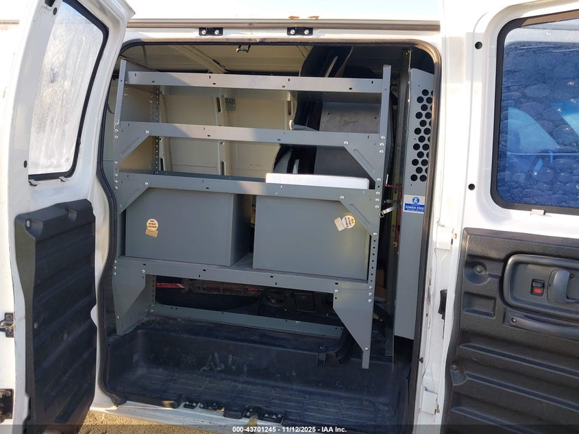 2000 Chevrolet Express VIN: 1GCGG25R2Y1101706 Lot: 43701245