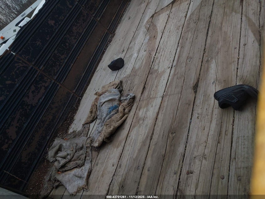 2002 Ford F-550 Xl/Xlt VIN: 1FDAF57F42EA29142 Lot: 43701261