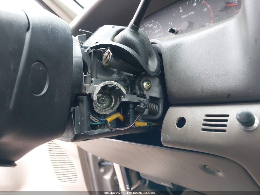 2002 Ford F-350 Lariat/Xl/Xlt VIN: 1FTWW32F72ED31904 Lot: 43701287