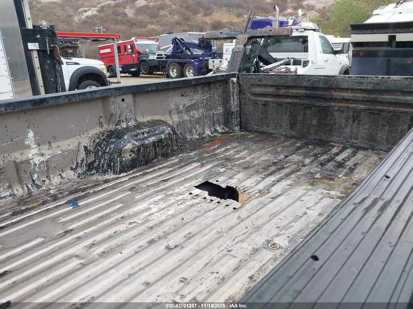 2002 Ford F-350 Lariat/Xl/Xlt VIN: 1FTWW32F72ED31904 Lot: 43701287