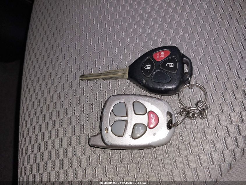 2007 Toyota Rav4 Limited VIN: JTMBD31V075110410 Lot: 43701359