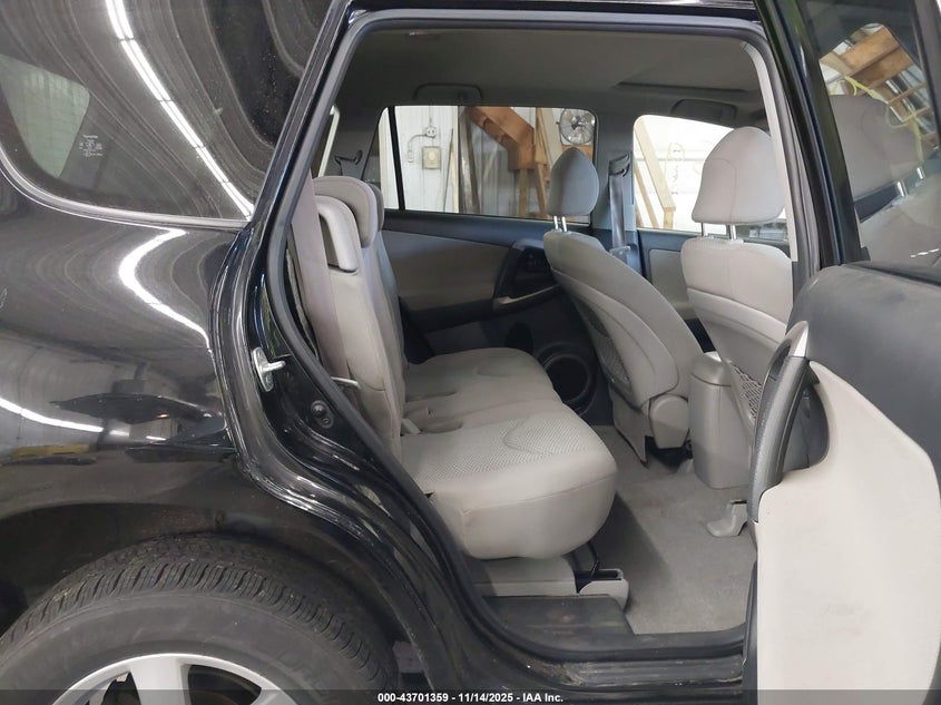 2007 Toyota Rav4 Limited VIN: JTMBD31V075110410 Lot: 43701359