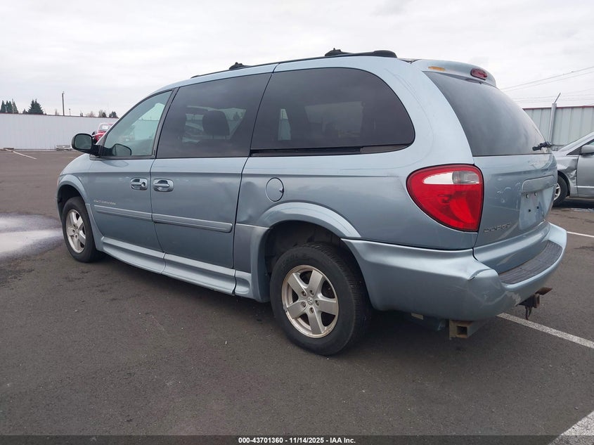 2D4GP44LX5R534192 2005 DODGE CARAVAN photo no. 3