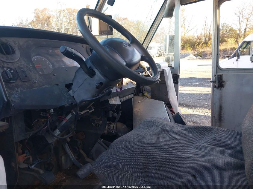 2016 Ford E-450 Stripped VIN: 1FC3E4KL5GDC25028 Lot: 43701369