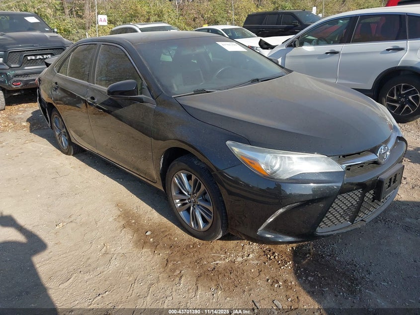 TOYOTA CAMRY SE