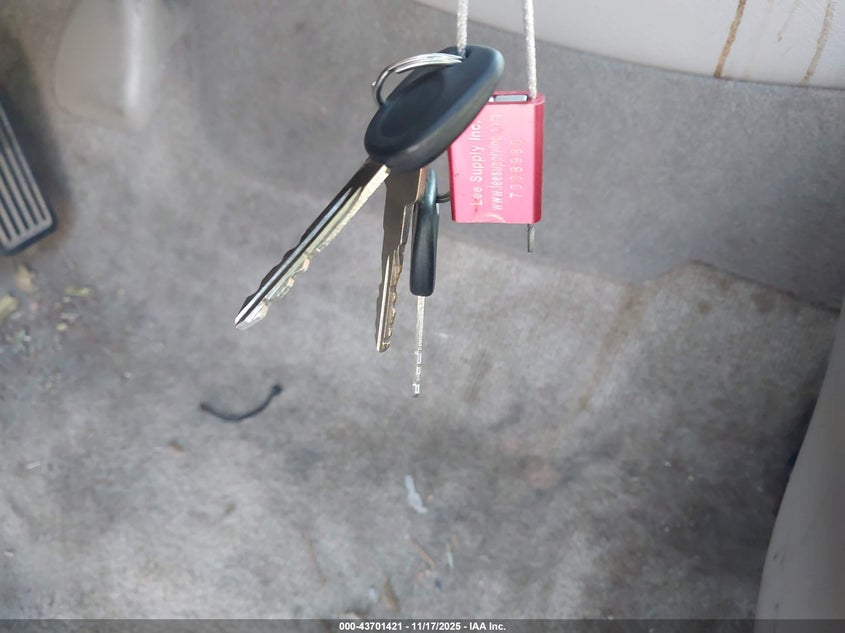 2004 GMC Yukon Denali VIN: 1GKEK63U44J274226 Lot: 43701421