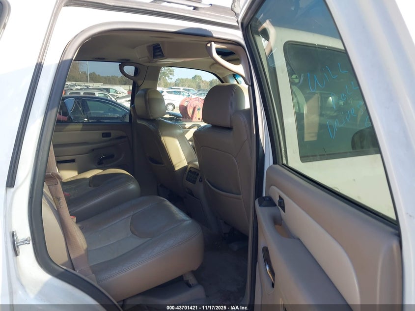 2004 GMC Yukon Denali VIN: 1GKEK63U44J274226 Lot: 43701421