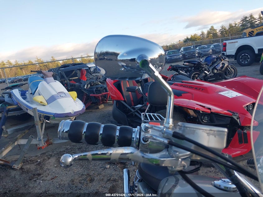 2002 Honda Vt1100 C2 VIN: 1HFSC43072A204624 Lot: 43701426