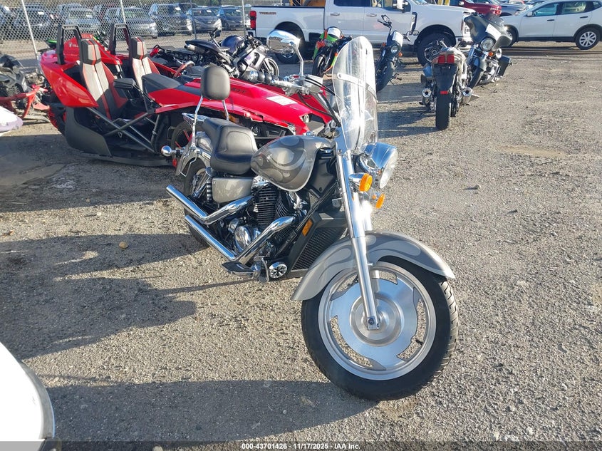 1HFSC43072A204624 2002 Honda Vt1100 C2 auction photo 1